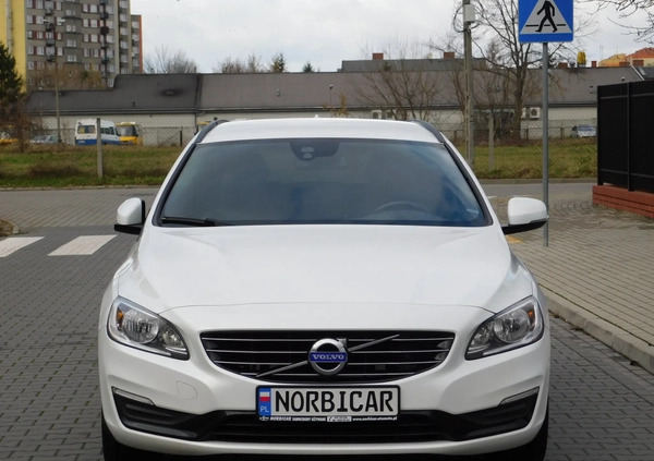 Volvo V60 cena 53333 przebieg: 196000, rok produkcji 2018 z Kowalewo Pomorskie małe 326